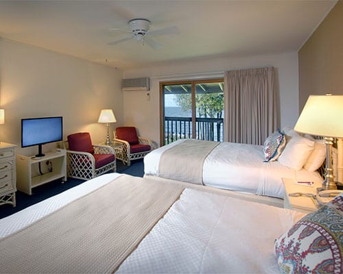 The Shallows Resort Bedroom - Egg Harbor Stay